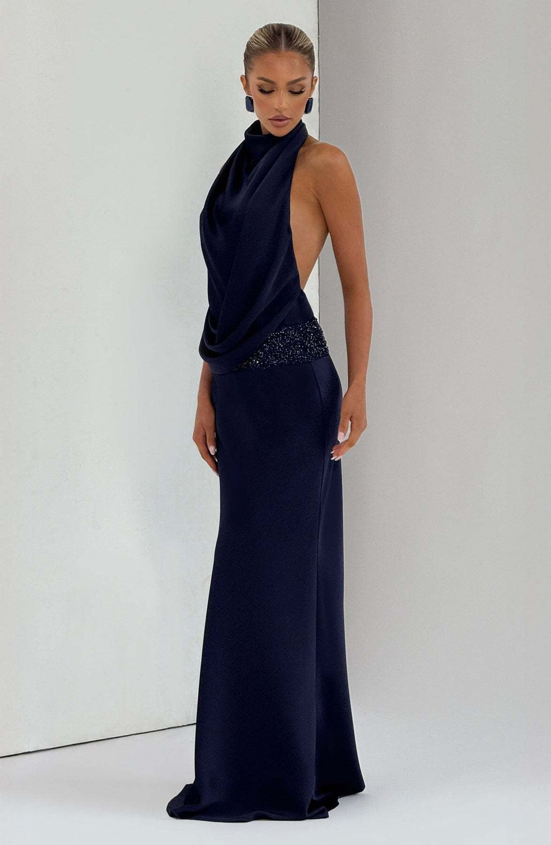 Open-back satin maxi dress with sequin design - G