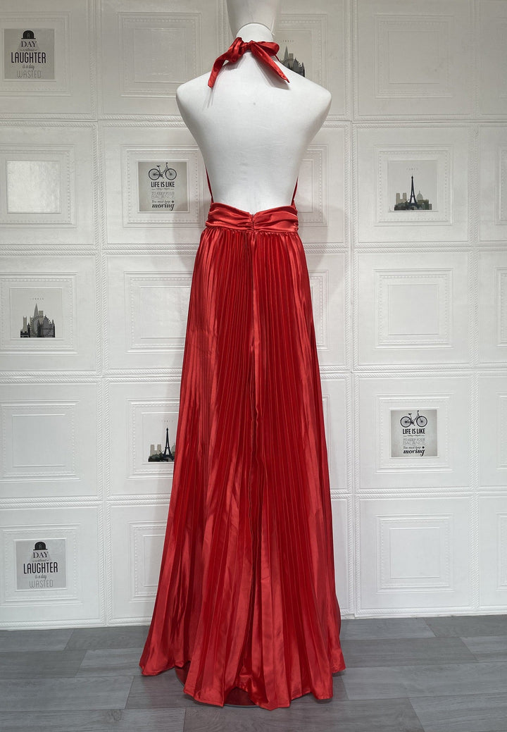 Satin maxi dress with pleats and open back - Leila