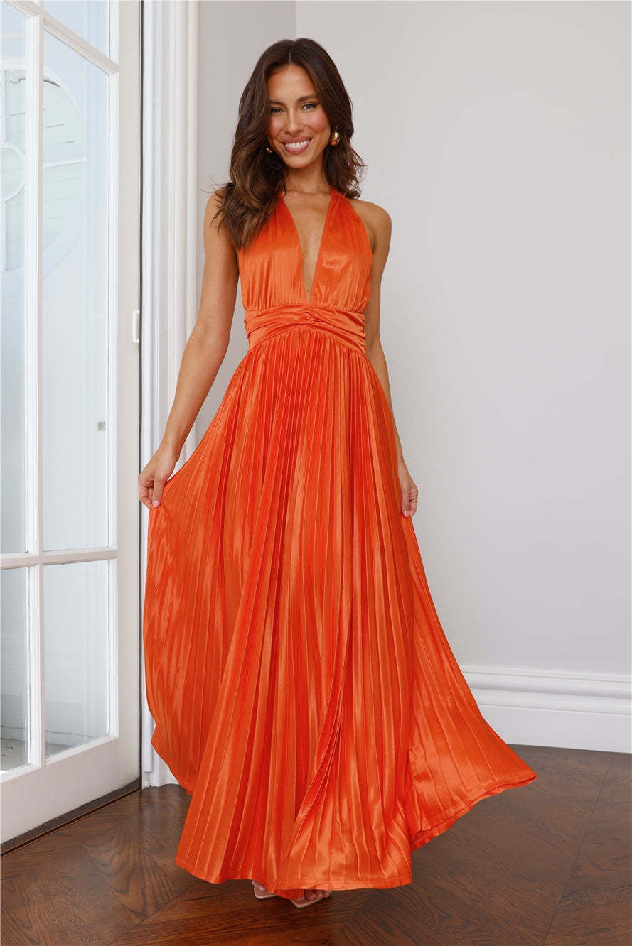 Satin maxi dress with pleats and open back - Leila