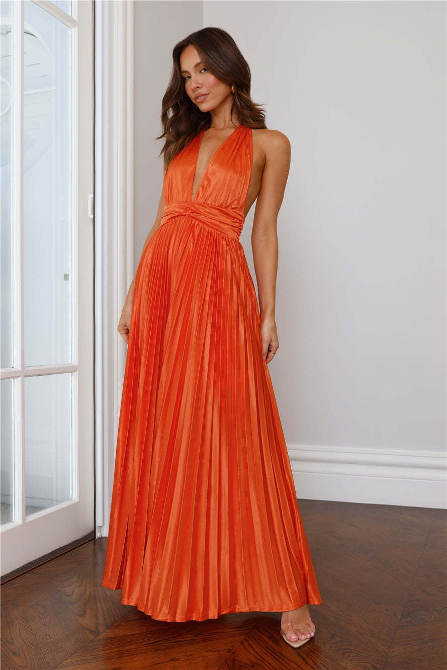 Satin maxi dress with pleats and open back - Leila