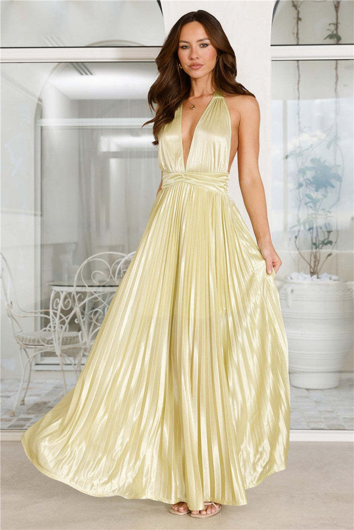 Satin maxi dress with pleats and open back - Leila