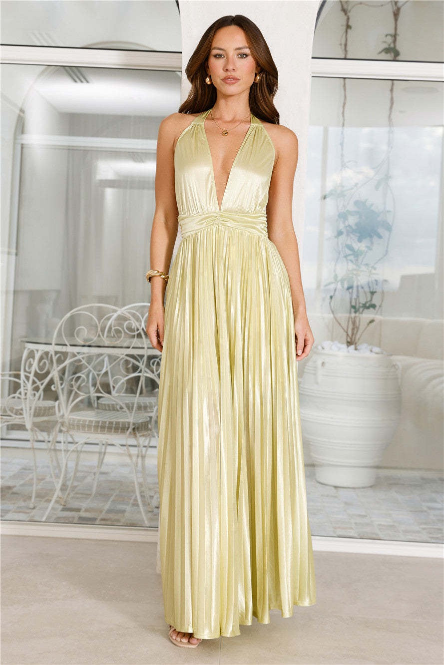Satin maxi dress with pleats and open back - Leila