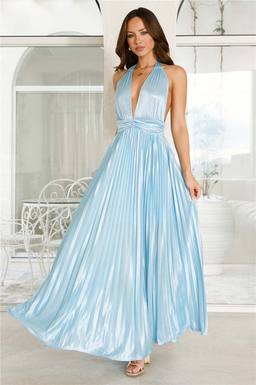 Satin maxi dress with pleats and open back - Leila