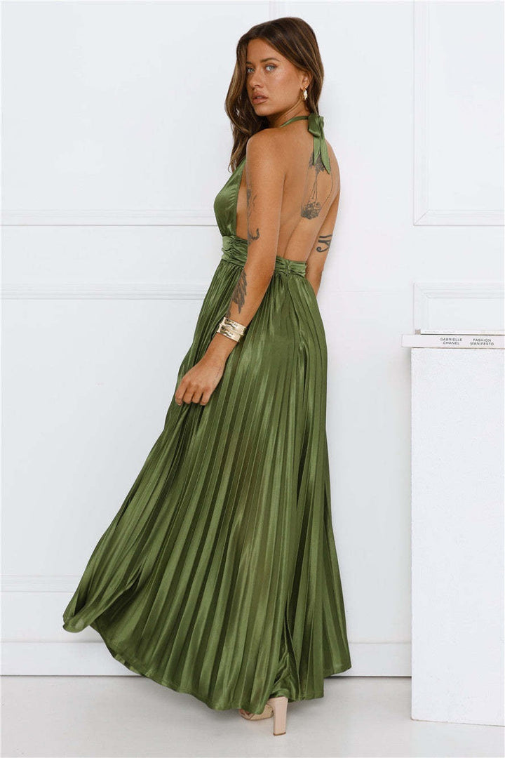 Satin maxi dress with pleats and open back - Leila