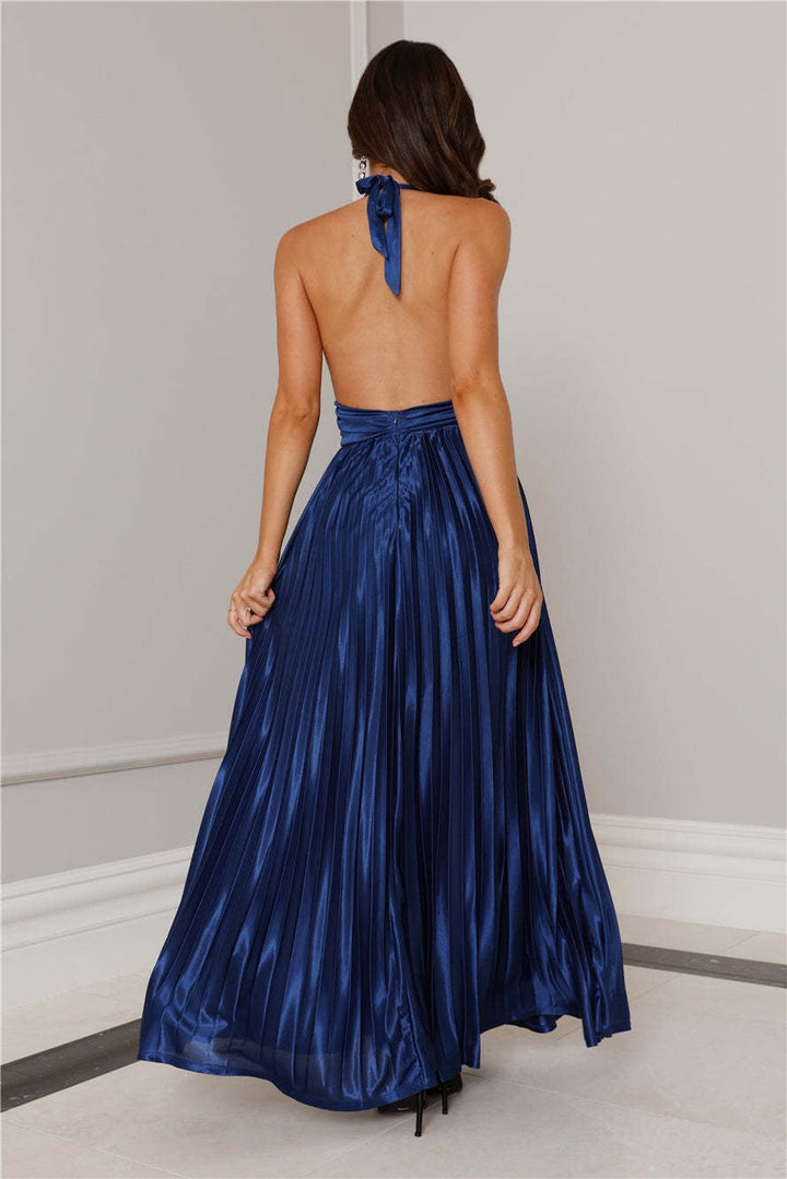 Satin maxi dress with pleats and open back - Leila