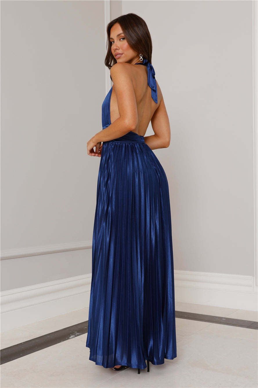 Satin maxi dress with pleats and open back - Leila