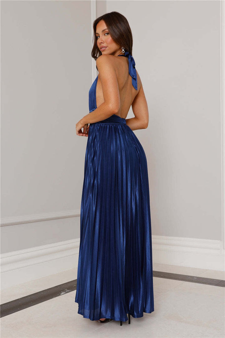 Satin maxi dress with pleats and open back - Leila