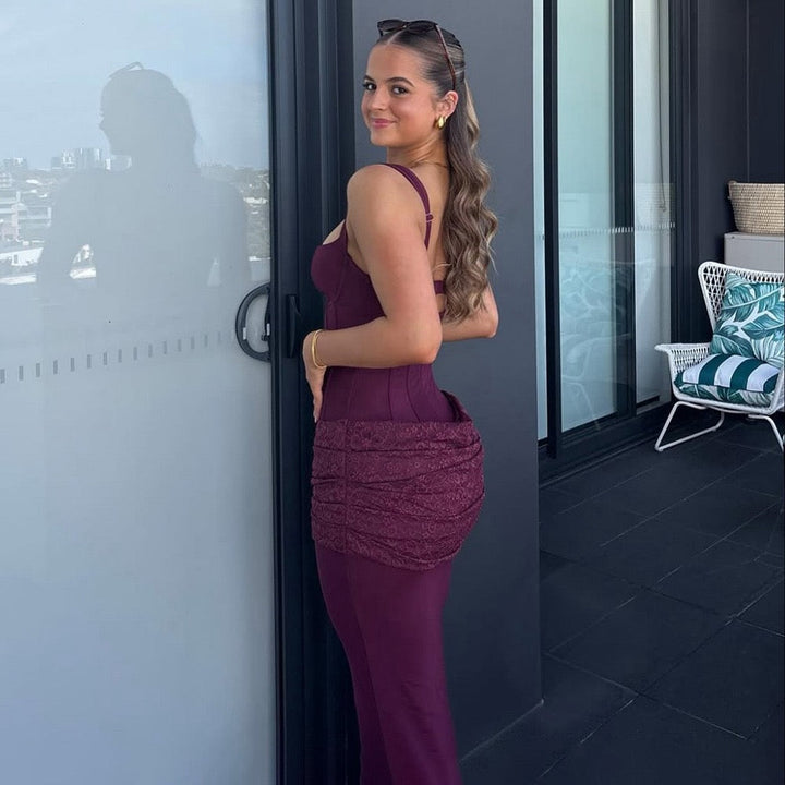 Tight maxi dress in shape-hugging fabric with lace pleats design - BAR