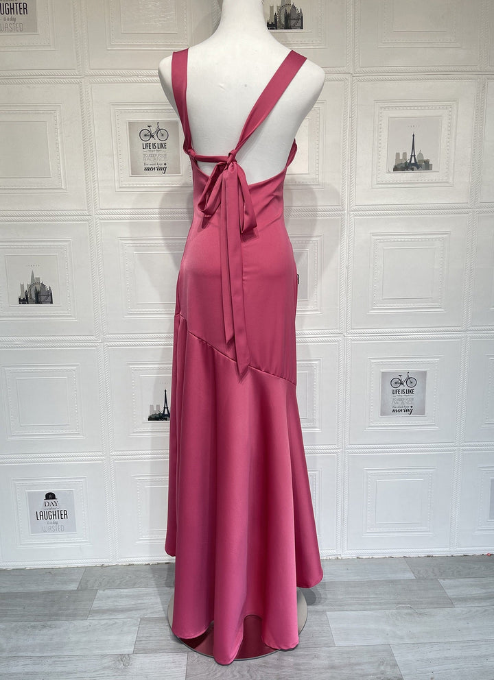 Satin maxi dress with back ties and an open back – Tohar