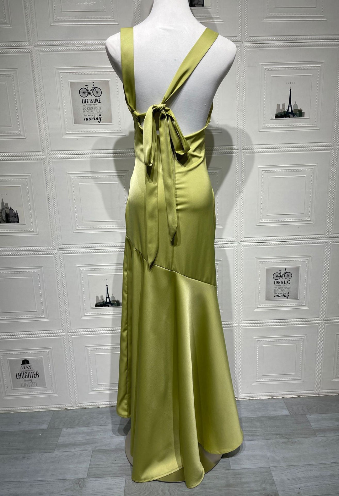Satin maxi dress with back ties and an open back – Tohar