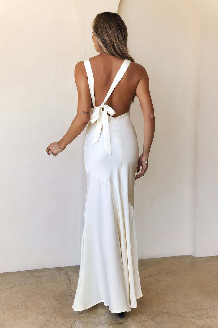 Satin maxi dress with back ties and an open back – Tohar