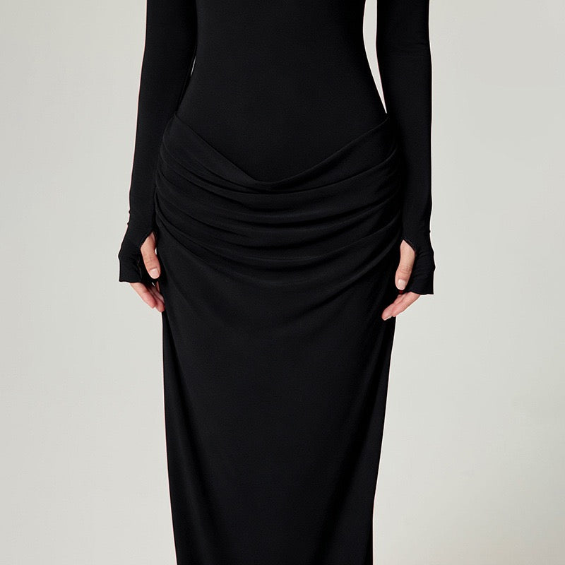 Maxi dress with pleated design - Soledad