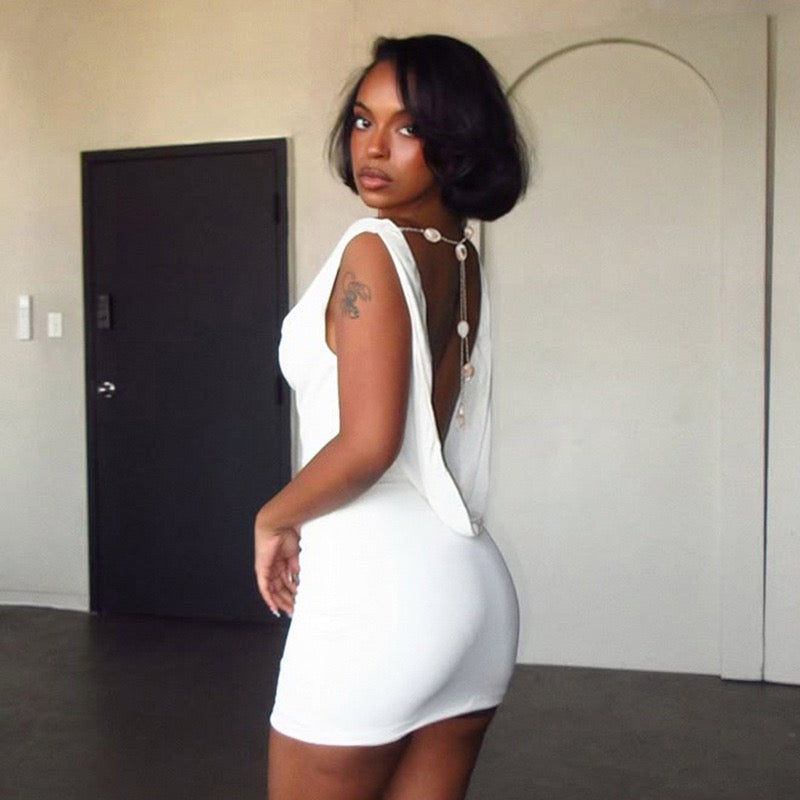 שמלת מיני בעיצוב קיפולים גב פתוח בעיטור שרשרת אבנים - SIA