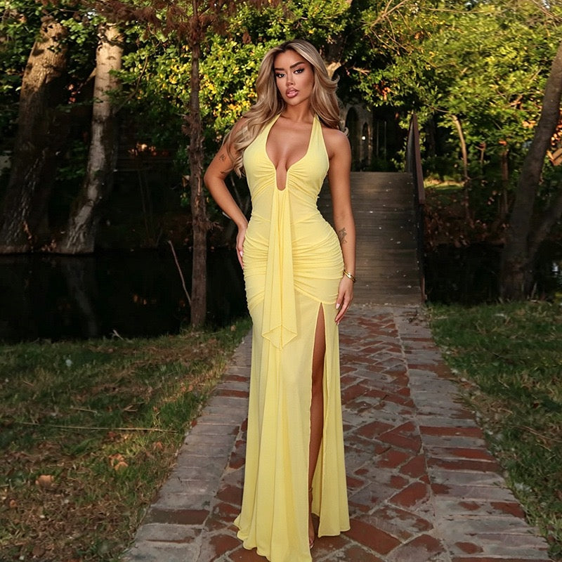 Chiffon maxi dress with ruching, neck ties, open back, and a slit – Tanir