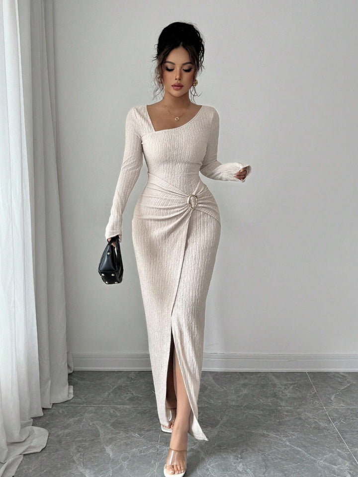 Pleated maxi dress with slit and buckle design - Prudy