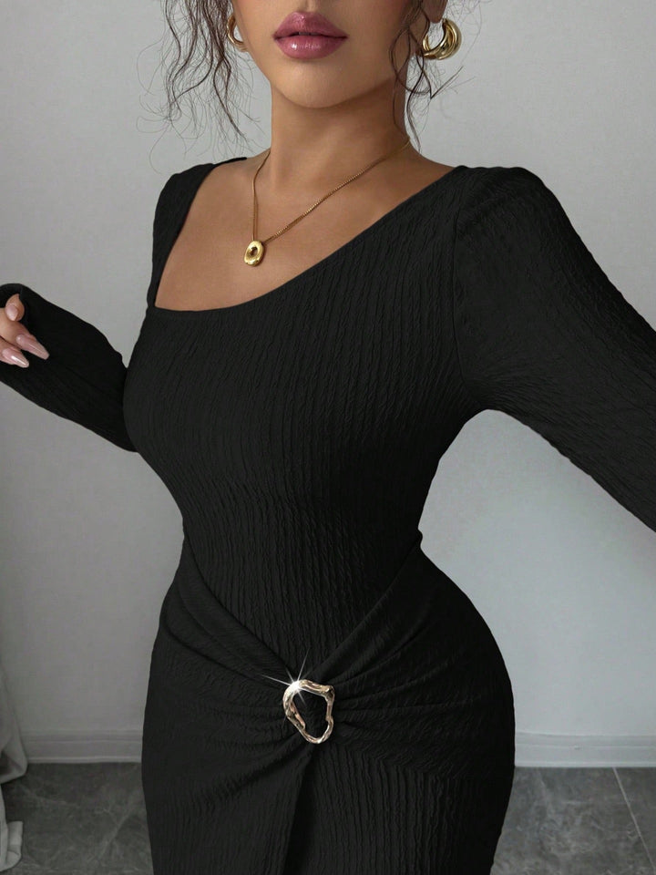 Pleated maxi dress with slit and buckle design - Prudy