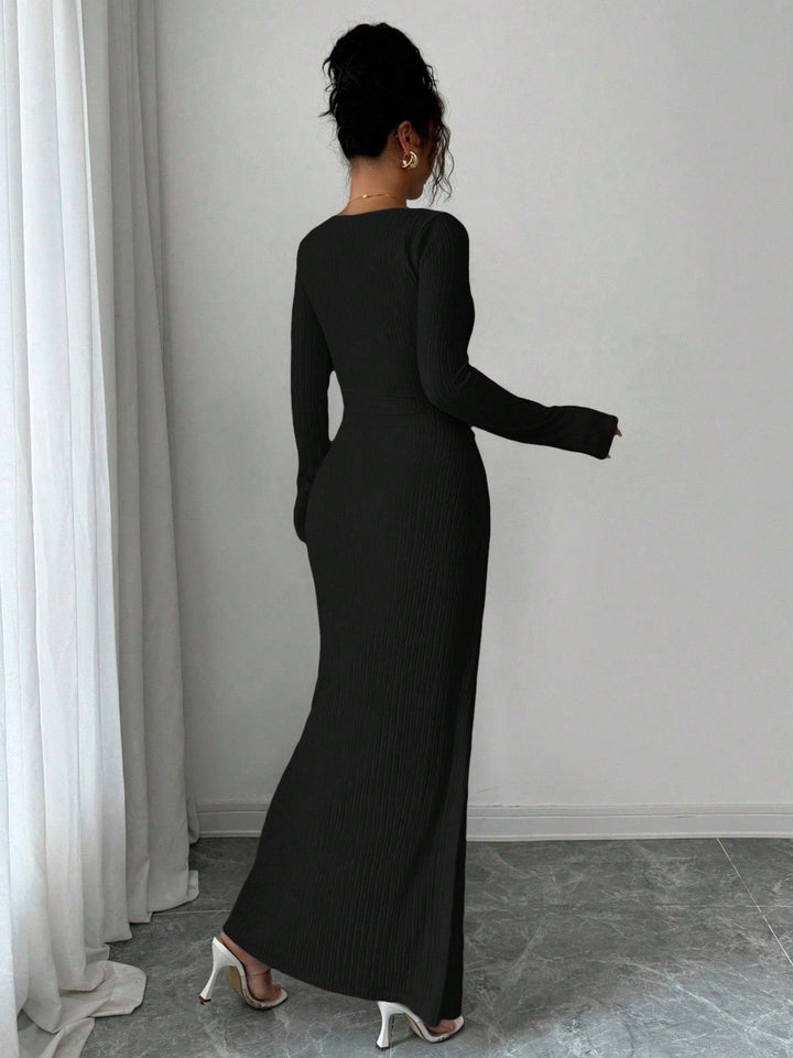 Pleated maxi dress with slit and buckle design - Prudy