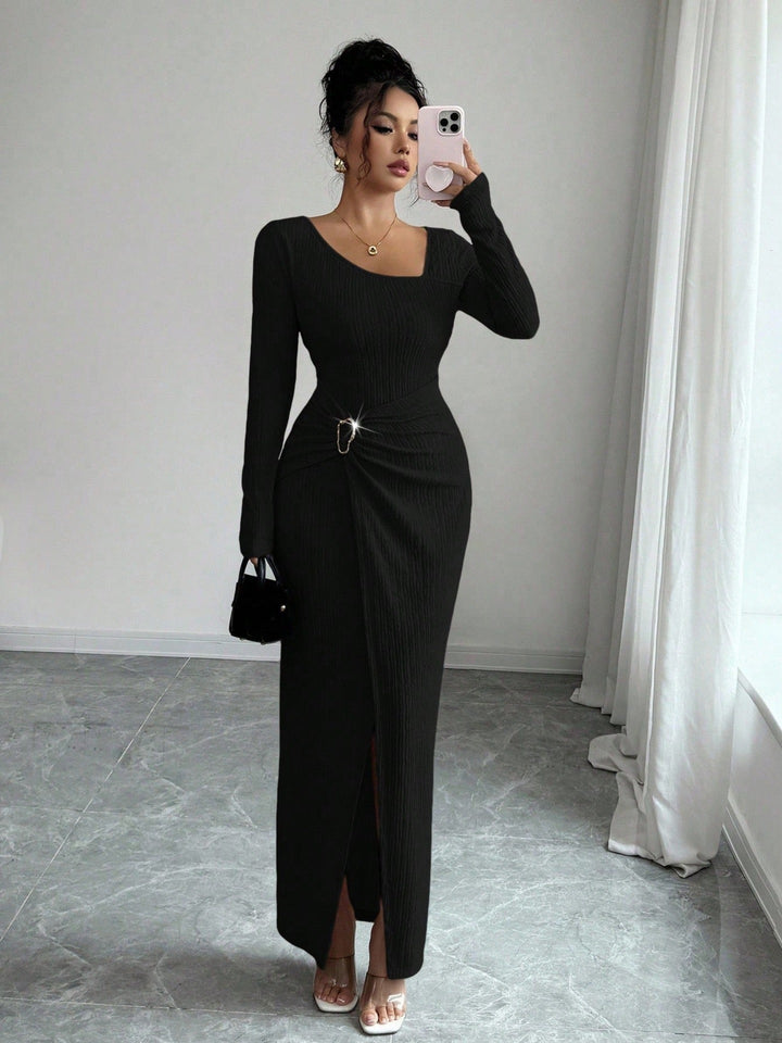 Pleated maxi dress with slit and buckle design - Prudy