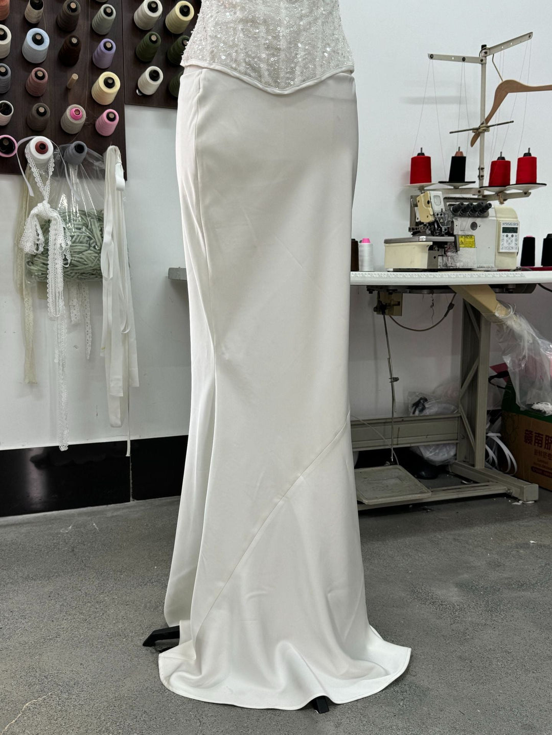 Two-piece set featuring a satin skirt and sequin corset top - Anora