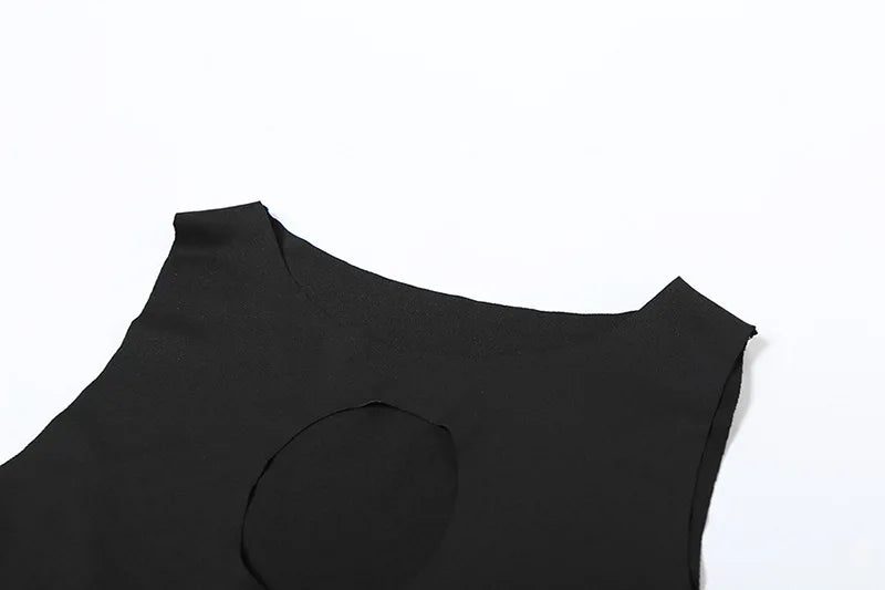 שמלת מיני פתחים בעיטור שרשראות - אגתה