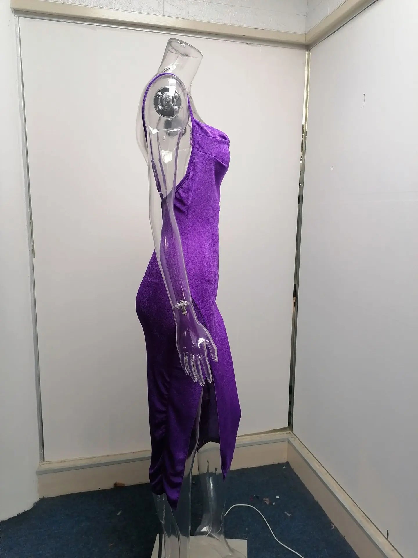 שמלת מידי קיצית סרוגה בעיטור שסע - סמייל