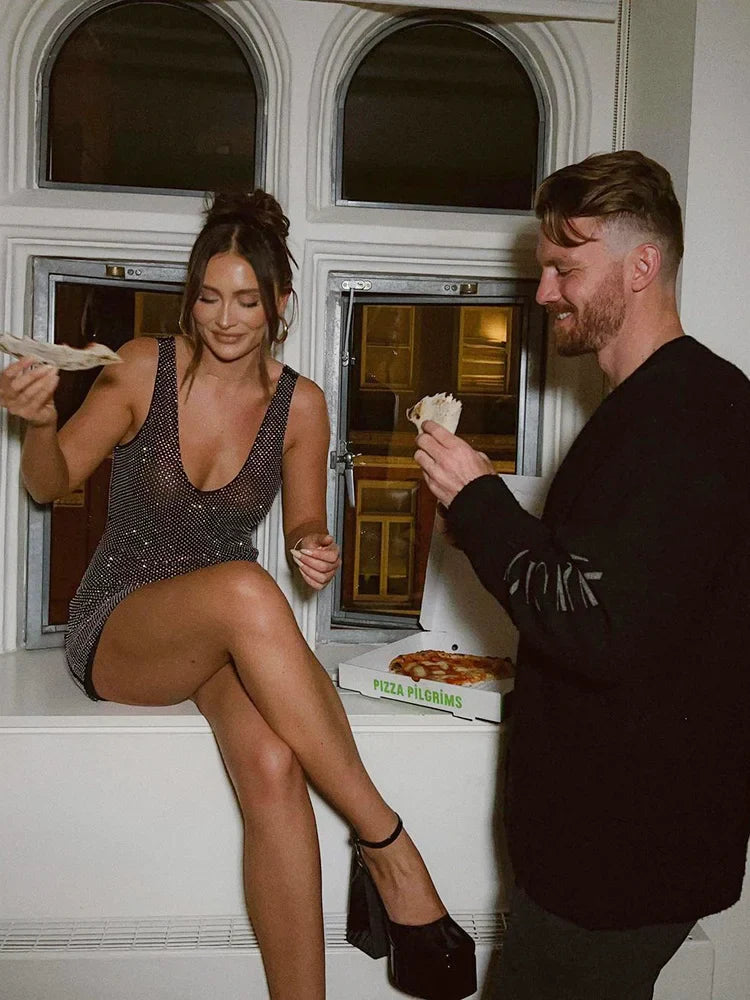 שמלת מיני רשת יהלומים מנצנצת תחתית אטומה גב פתוח - מוריסון