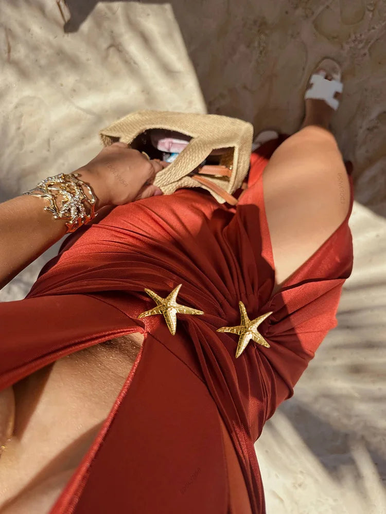 בגד ים שלם בעיטור אבזם כוכב זהב + חצאית מקסי תואמת בעיצוב שסע - אסטרז'ה