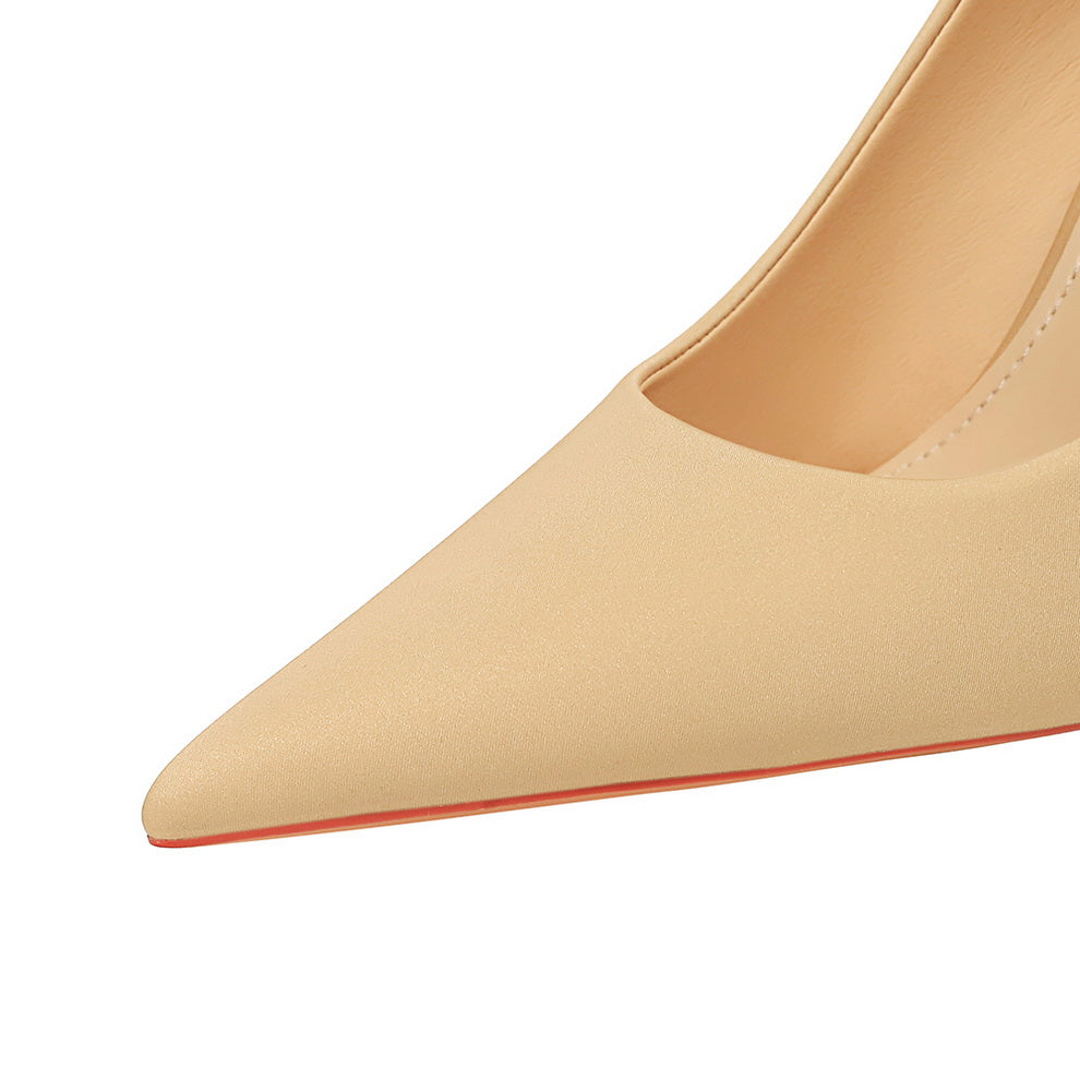 נעלי עקב שפיץ סאטן - מריסה