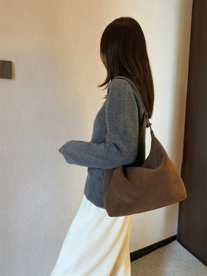 Suede bag with classic design
