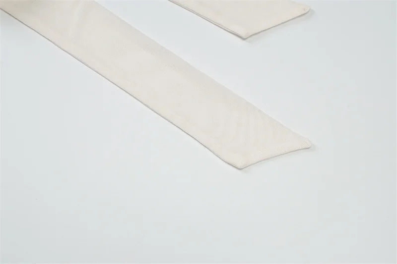 שמלת מקסי סטרפלס כיווצים בעיצוב פתח ורשת בעיטור אבזם וצעיף תואם - טולום