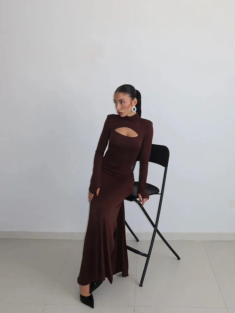 שמלת מקסי אלגנטית בעיצוב פתח בעיטור שסע וצווארון גולף - Eliana