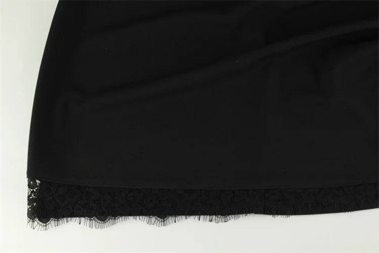 שמלת מיני בד מחטב גולף בעיטור תחרה - Mary