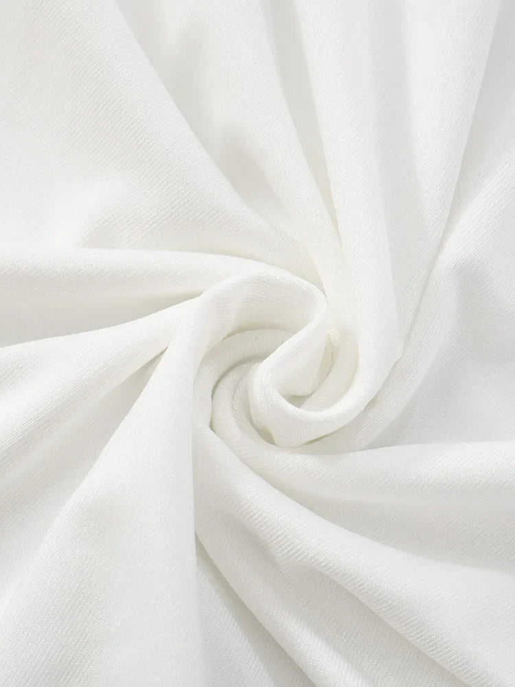 שמלת מיני קשירה בצוואר מחשוף V עמוק בעיטור אבזם צדפת זהב - אסטרז'ה