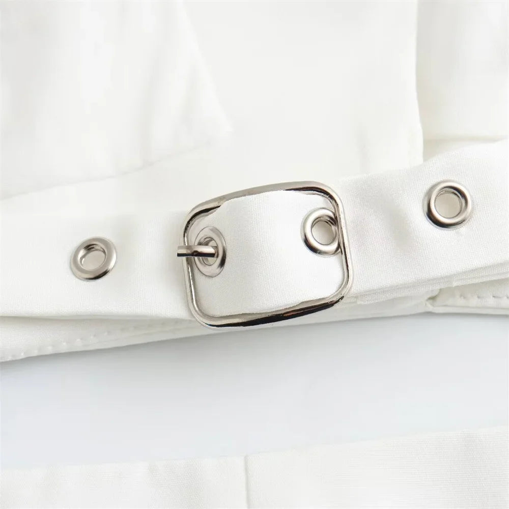 שמלת מיני מחויטת בעיצוב פתחים וחגורה בגב - דבי