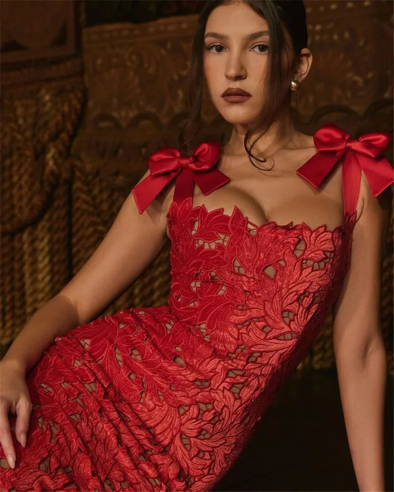 שמלת מקסי בעיצוב רקמת פרחים בעיטור פפיון בכתפיות - ריינה