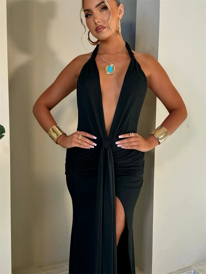 שמלת מקסי בעיצוב מחשוף V עמוק גב פתוח ושסע קדמי בעיטור שובלים וכיווצים - וונדה