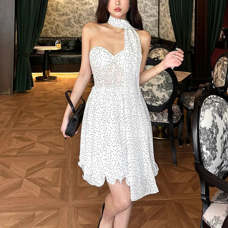 שמלת מיני סטרפלס מלמלה בעיצוב מחוך בעיטור נקודות וצעיף תואם - מיליה