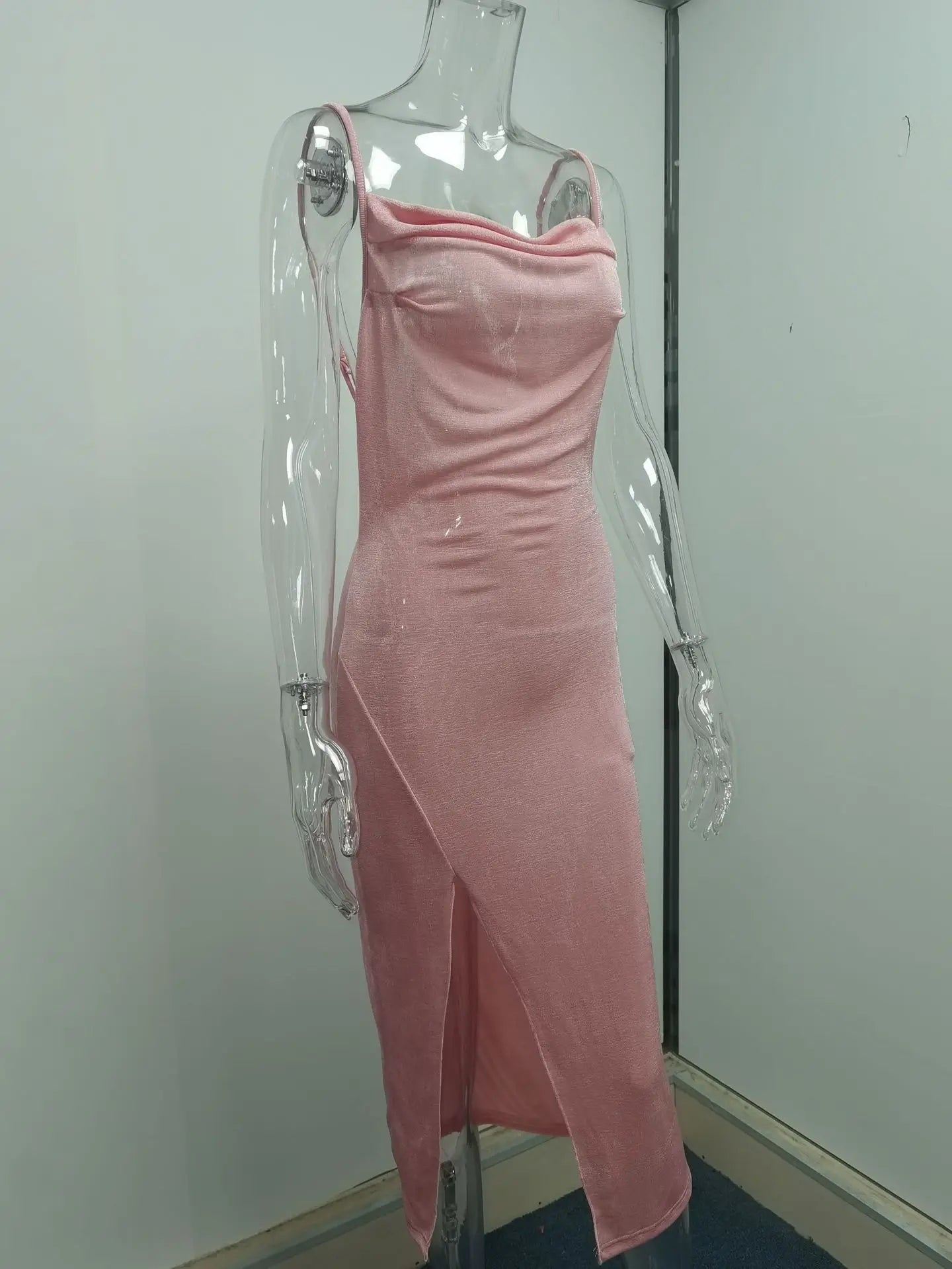 שמלת מידי קיצית סרוגה בעיטור שסע - סמייל