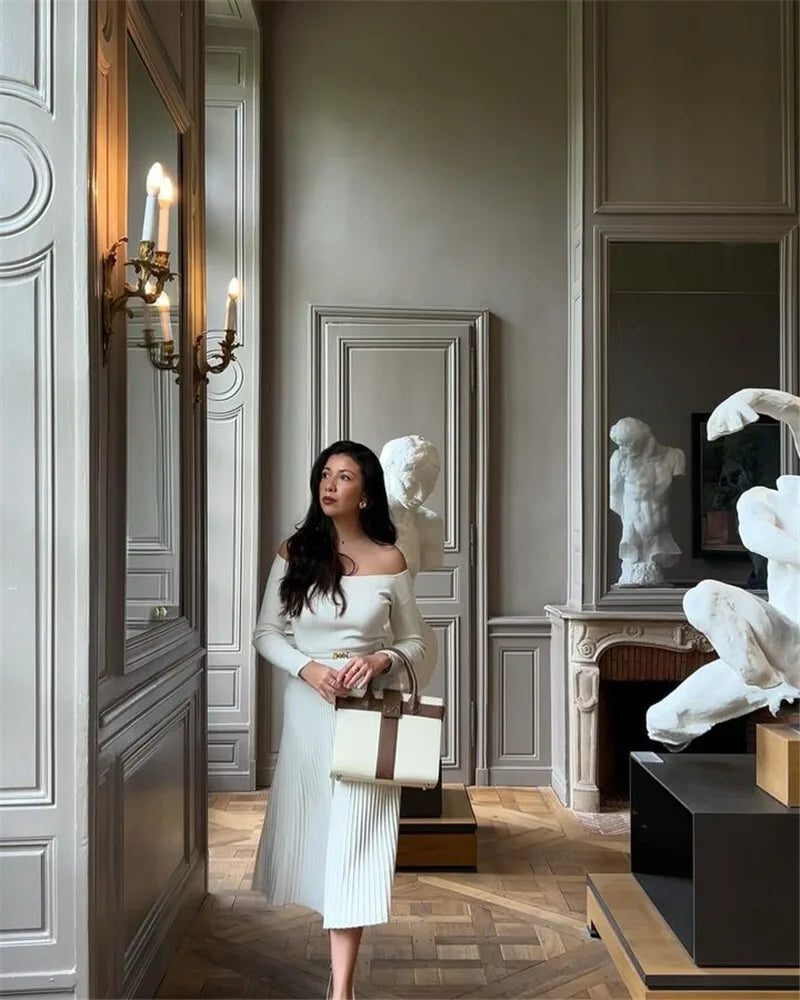 שמלת מידי סרוגה בגזרת A כתפיים חשופות - MILIAN