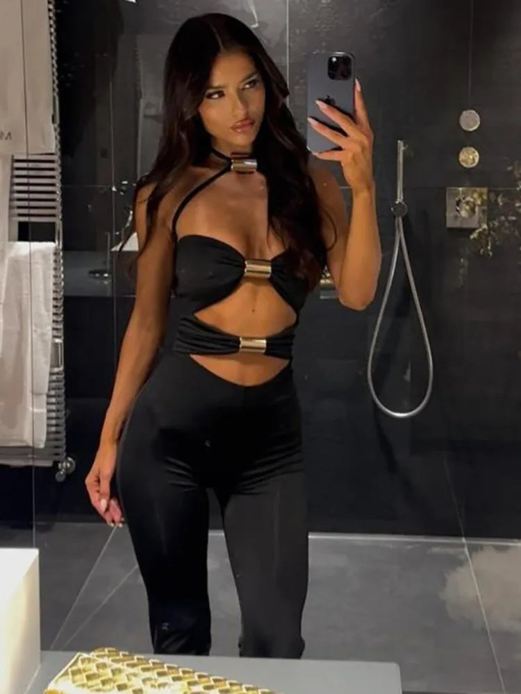 אוברול צמוד בד מחטב בעיצוב פתחים בעיטור אבזמים קשירה בצוואר - Sage