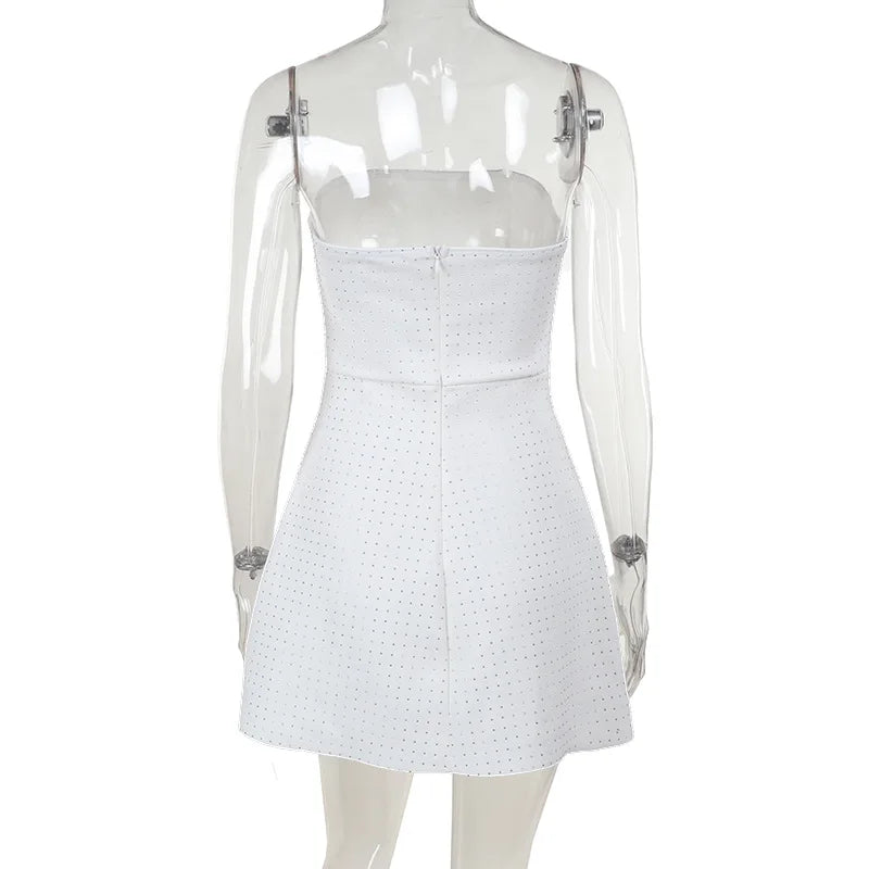 שמלת מיני סטרפלס בעיטור זרקונים מנצנצים - Londyn