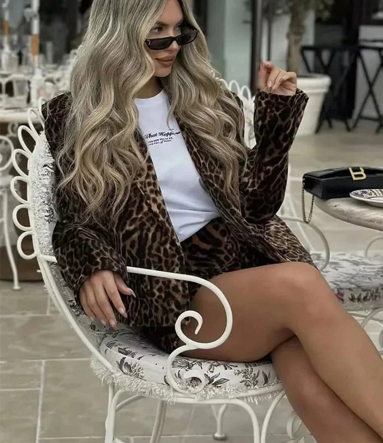 חליפת שני חלקים מחויטת מנומרת חצאית מיני ובלייזר - TAY