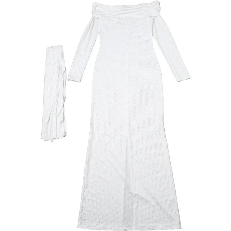 שמלת מקסי כתפיים חשופות בעיטור זרקונים מנצנצים וצעיף תואם - סנדרה