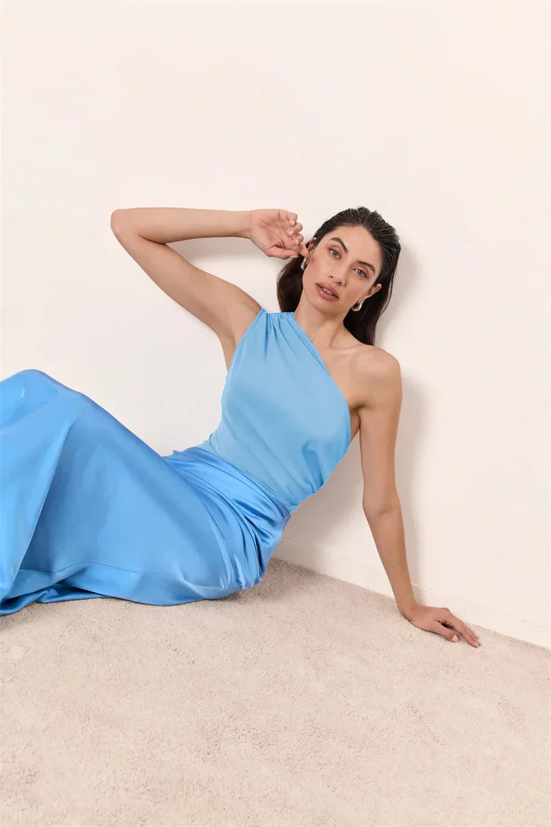 שמלת מקסי חלק תחתון סאטן בעיצוב כתפיה אחת - אלינוי