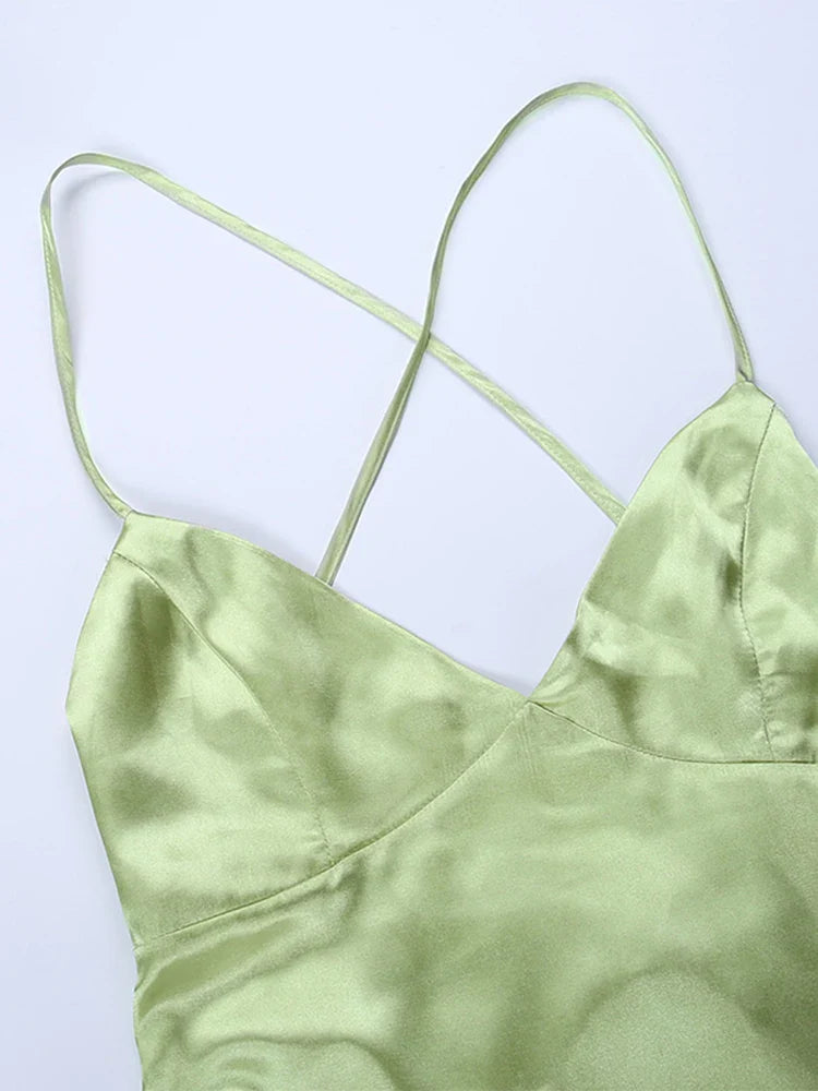 שמלת מקסי סאטן בעיצוב שסע וקשירות בגב - לואן