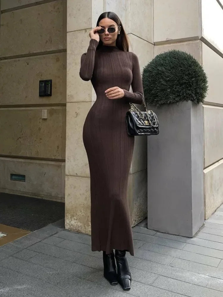 שמלת מקסי סרוגה צמודה צווארון חצי גולף - אנסטסיה