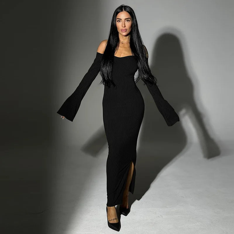 שמלת מקסי סרוגה כתפיים חשופות שרוולי פעמון בעיטור שסע קטן - ניב