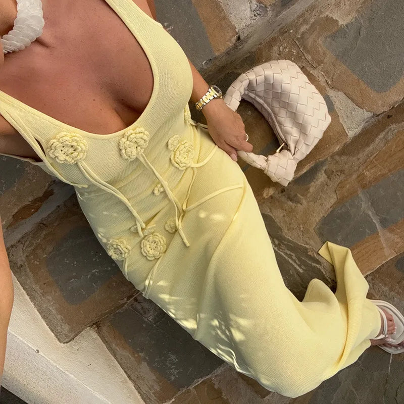 שמלת מקסי חוף סרוגה בעיטור אפליקציות פרחים - Holly