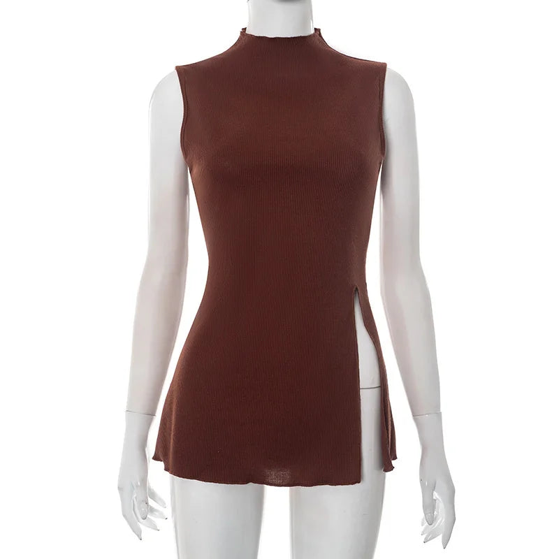 סט שני חלקים סרוג מכנסיים קצרים וחולצת גולף בעיצוב שסע - נארה