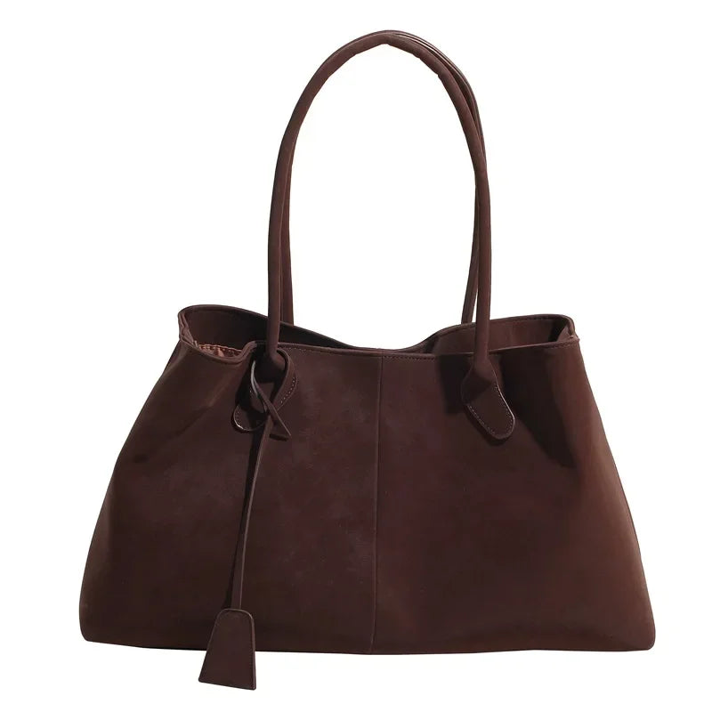Suede bag with classic design